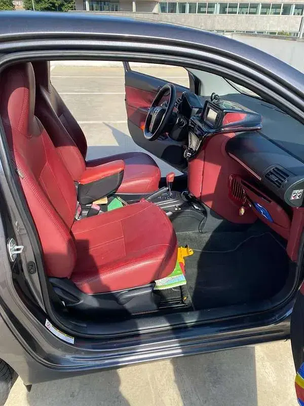 Usata Toyota iQ Executive 101 CV (74 kW) 2012 Nero Utilitaria