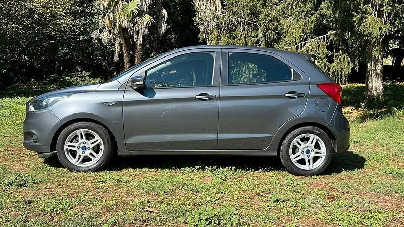 Usata Ford Ka Plus Ultimate 85 CV (62 kW) 2017 Grigio Utilitaria