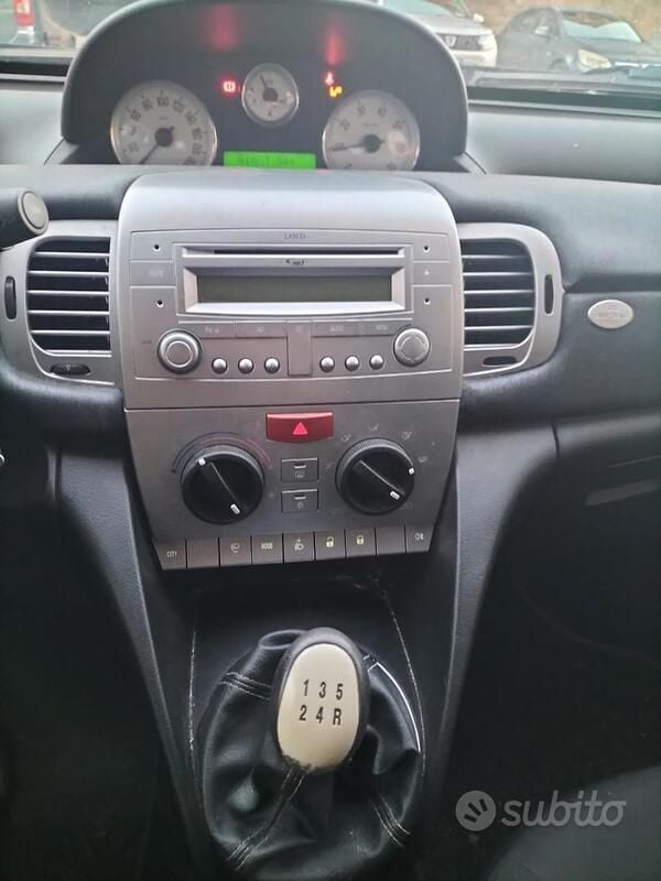 Usata Lancia Ypsilon 60 CV (44 kW) 2010 Utilitaria