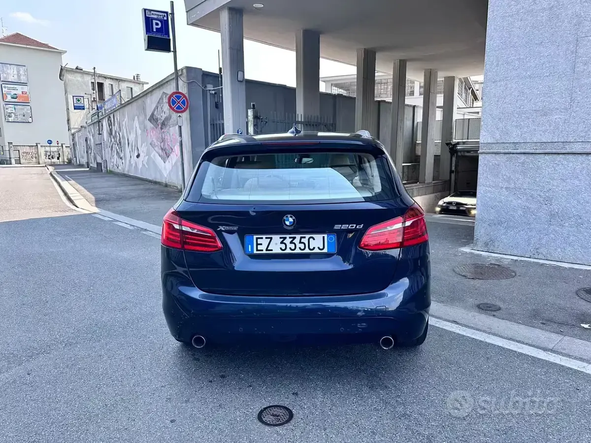 Usata BMW 220 Luxury Line 190 CV (139 kW) 2015 Grigio Monovolume