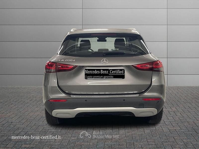 Occasion Mercedes GLA200 Business 150 ch (110 kW) 2022 Gris SUV