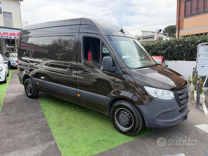 Usata Mercedes Sprinter 114 CV (83 kW) 2021 Marrone Furgone