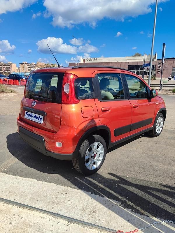Usata Fiat Panda Trekking 74 CV (54 kW) 2014 Arancione Berlina