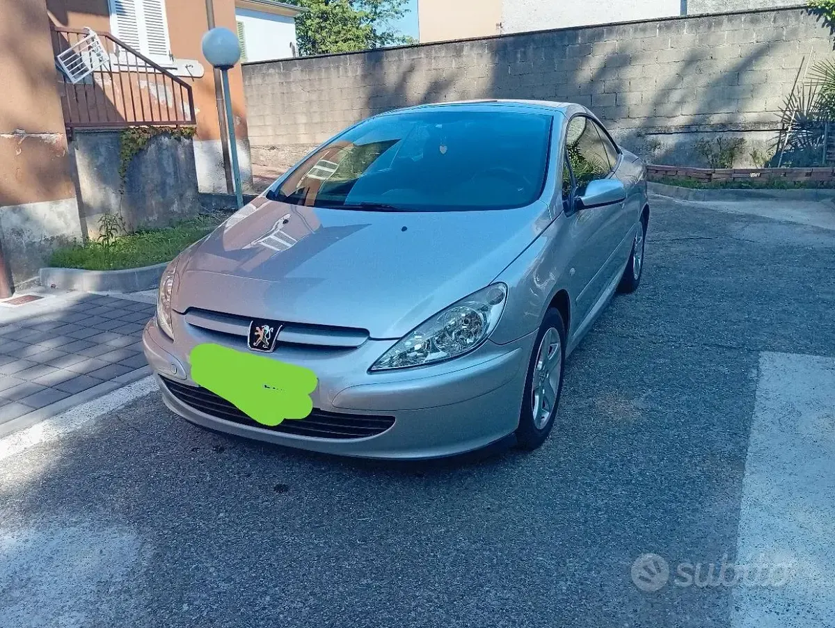 Usata Peugeot 307 CC 109 CV (80 kW) 2004 Grigio Cabrio