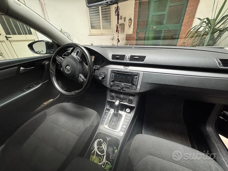 Usata VW Passat 150 CV (110 kW) 2012 Blu Station wagon