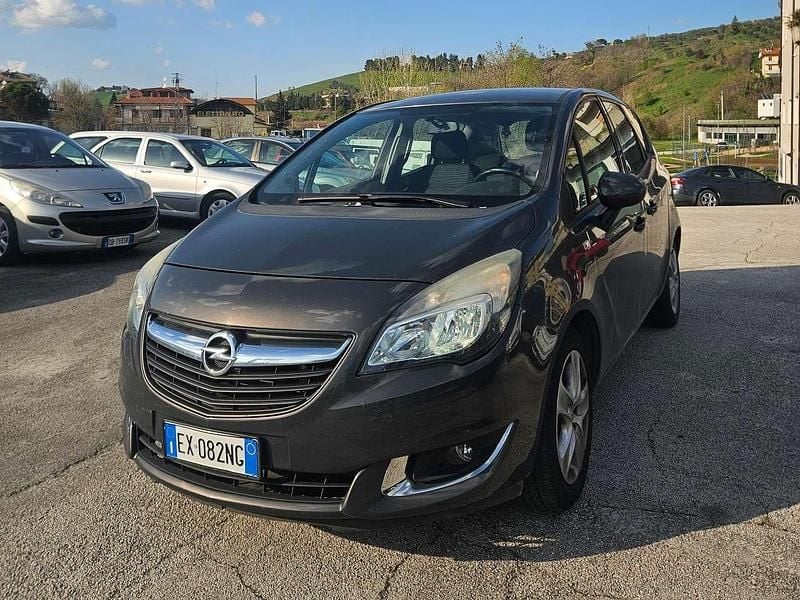 Usata Opel Meriva Design Edition 120 CV (88 kW) 2014 Grigio Monovolume