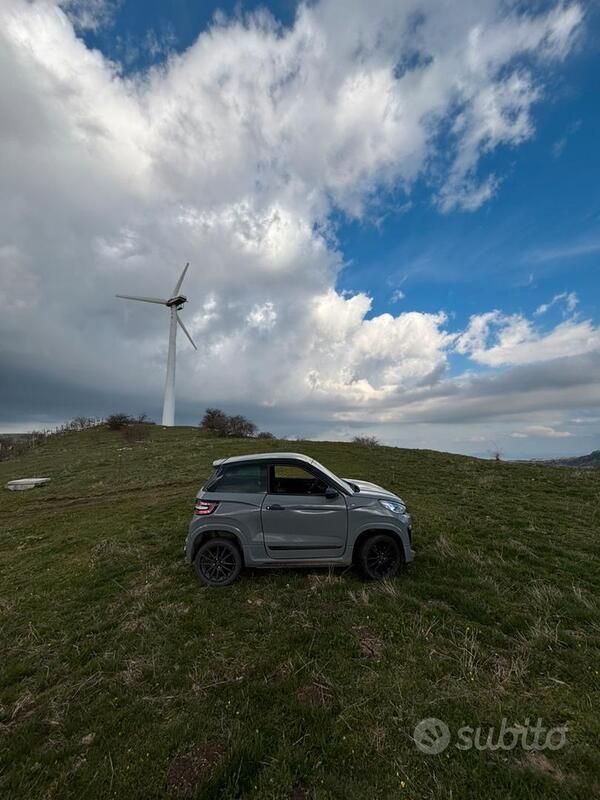 Grigio Usata 2024 Ligier JS60 Due volumi | 16.990 € - Immagine 1/4