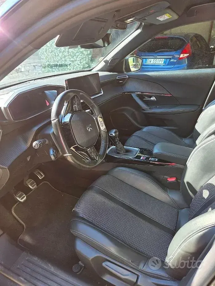 Usata Peugeot 2008 131 CV (96 kW) 2020 SUV