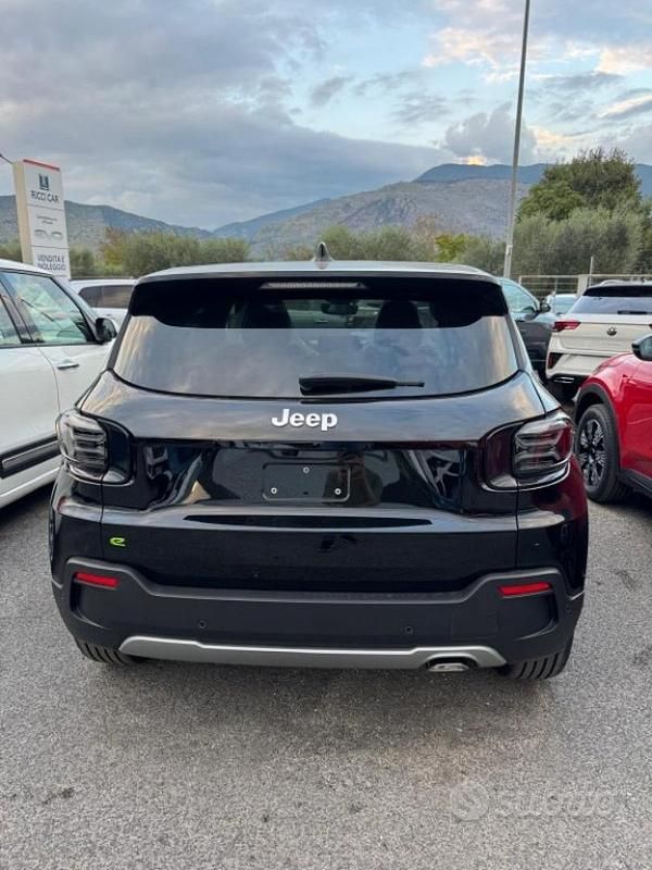 Usata Jeep Avenger Summit 101 CV (74 kW) 2024 Nero SUV