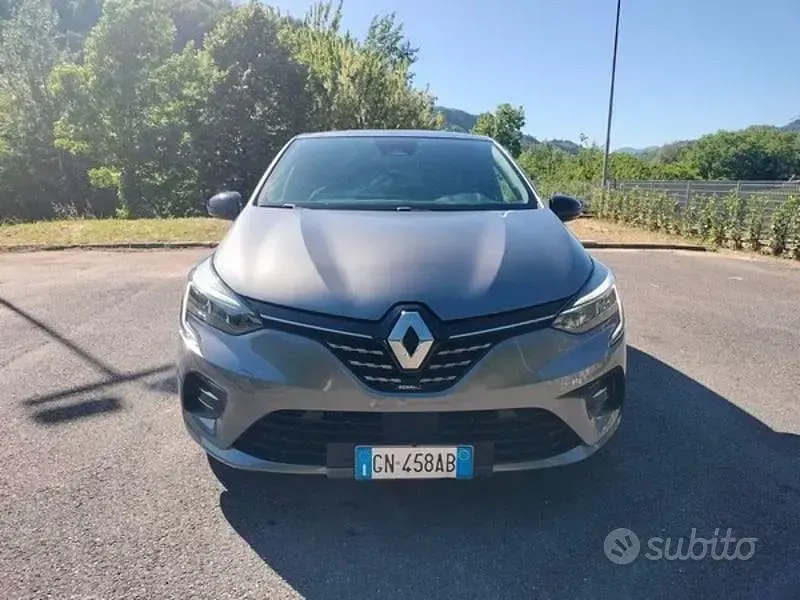 Usata Renault Clio V Techno 90 CV (66 kW) 2023 Grigio Berlina