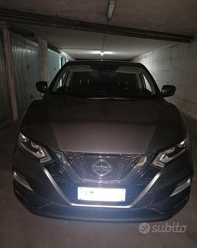 Usata Nissan Qashqai 130 CV (95 kW) 2017 Grigio SUV