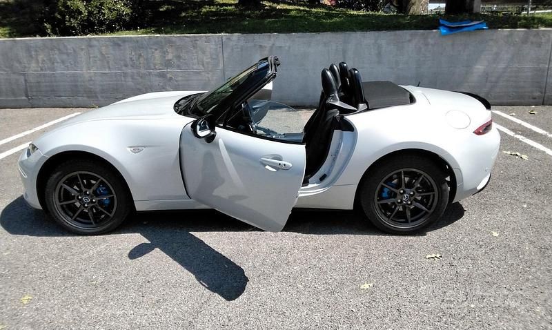 Usata Mazda MX5 Exceed 131 CV (96 kW) 2017 Grigio Cabrio
