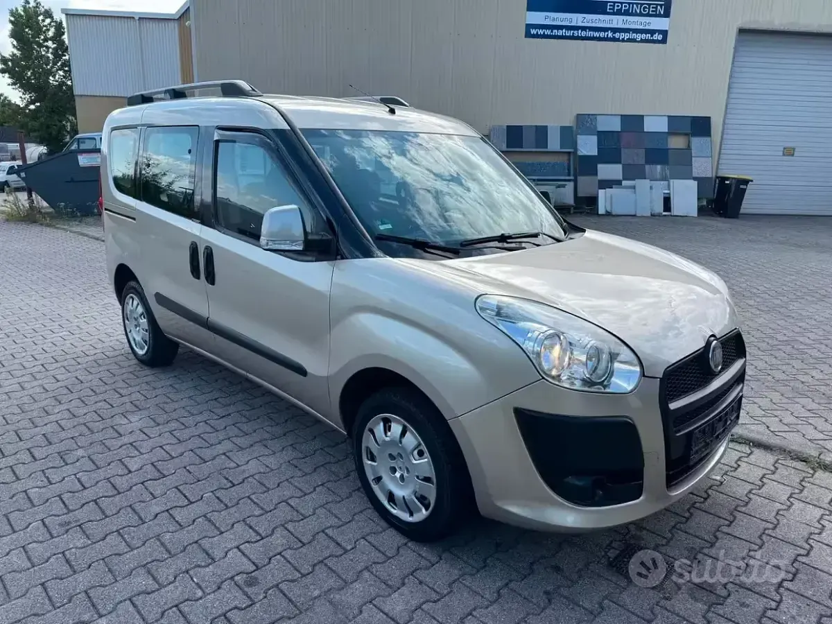 Usata Fiat Doblò 95 CV (69 kW) 2010 Monovolume