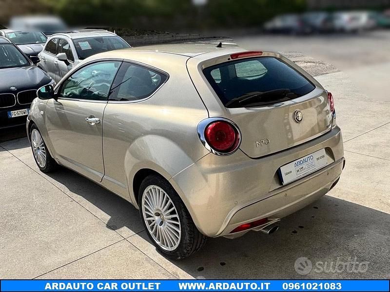 Usata Alfa Romeo MiTo Distinctive 105 CV (77 kW) 2010 Grigio Utilitaria