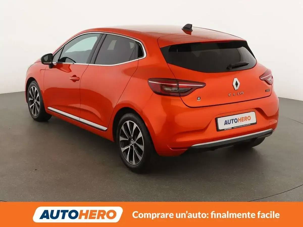 Usado Renault Clio V Techno 94 CV (69 kW) 2023 Naranja Utilitario
