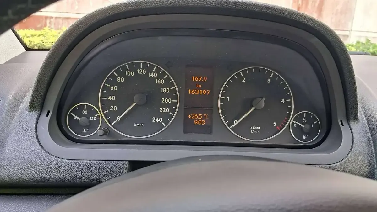 Usata Mercedes A180 Executive 109 CV (80 kW) 2010 Grigio Utilitaria