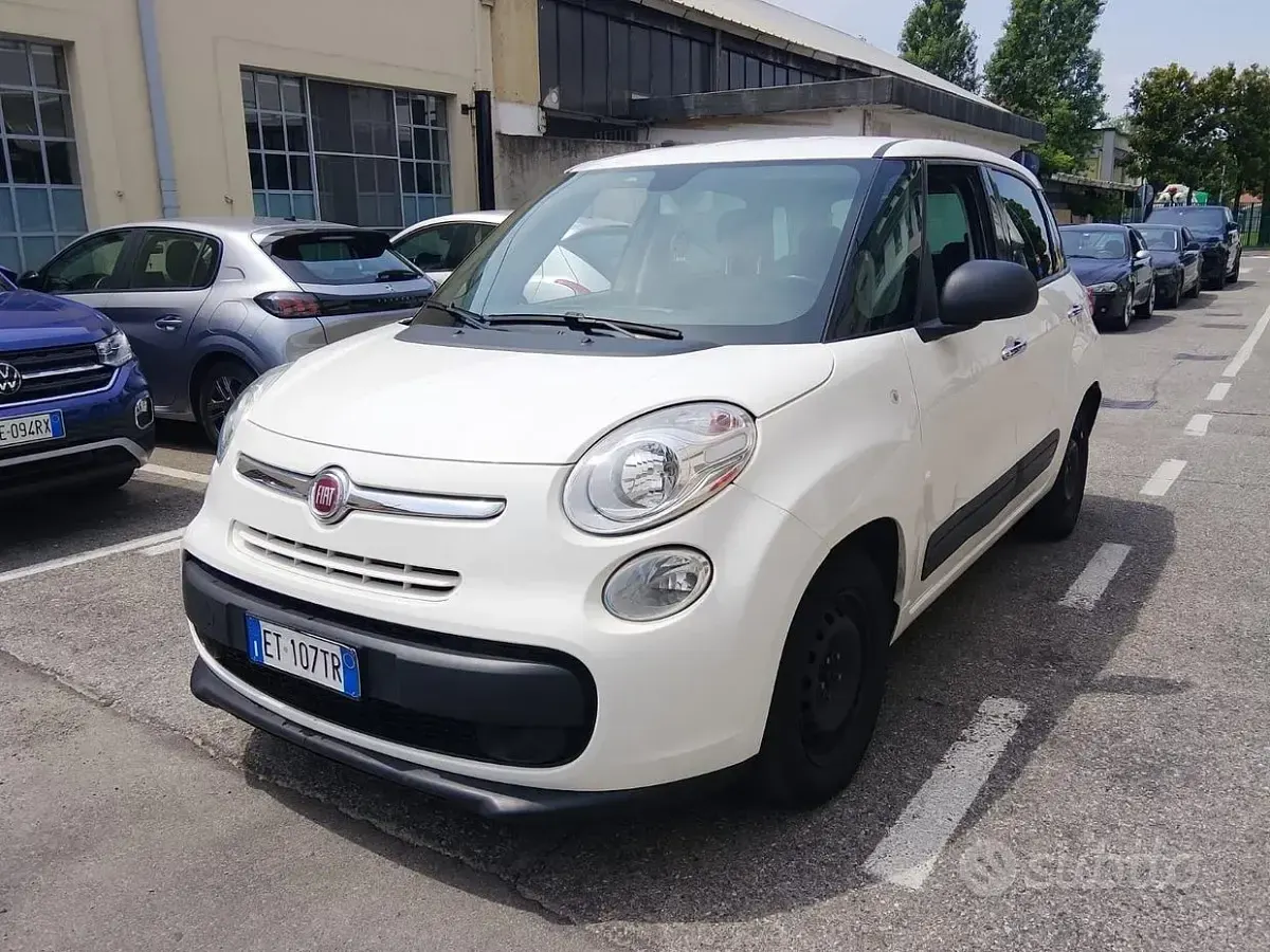 Usata Fiat 500L Lounge 95 CV (69 kW) 2014 Bianco Monovolume