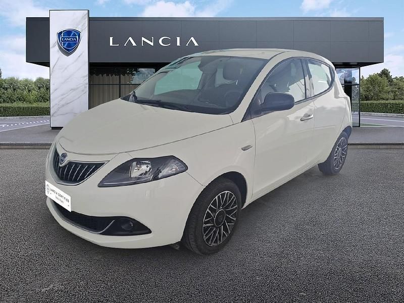 Usata Lancia Ypsilon 70 CV (51 kW) 2024 Bianco Utilitaria