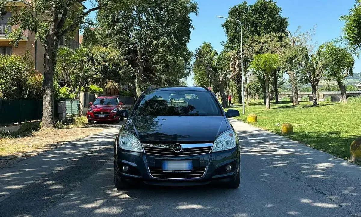 Usata Opel Astra 101 CV (74 kW) 2007 Station wagon