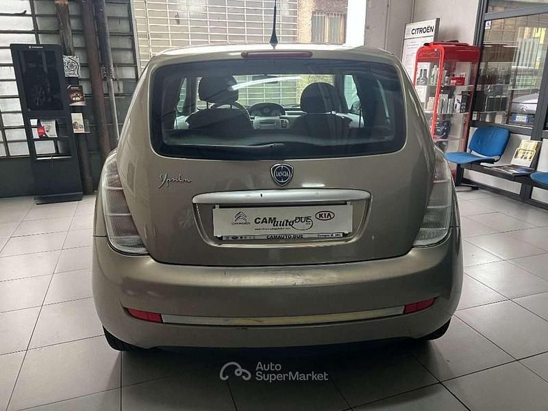 Usata Lancia Ypsilon 69 CV (50 kW) 2011 Oro Utilitaria