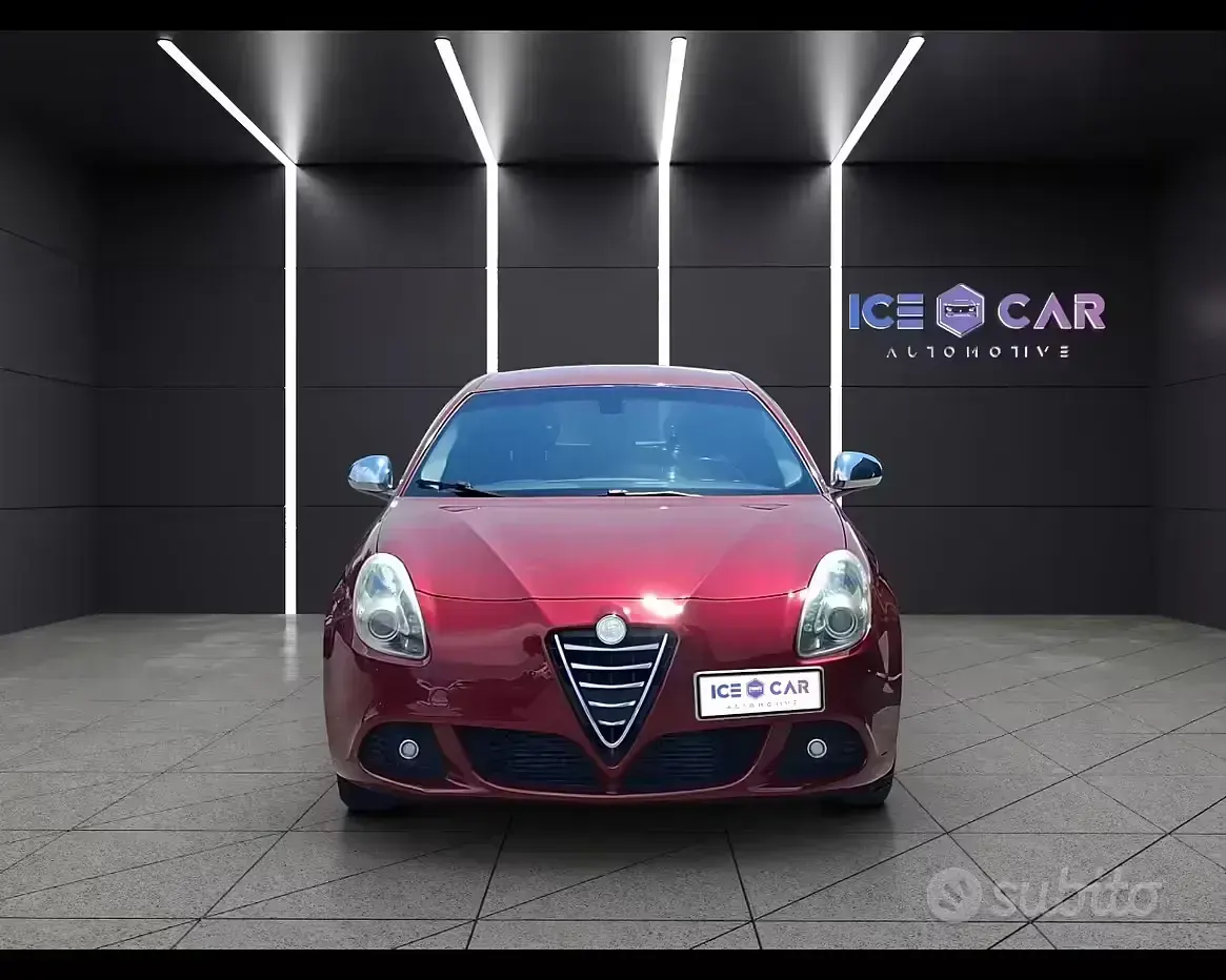 Usata Alfa Romeo Giulietta Distinctive 170 CV (125 kW) 2011 Rosso Utilitaria