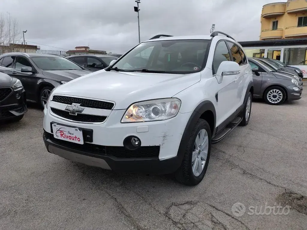 Usata Chevrolet Captiva LTZ 150 CV (110 kW) 2010 Bianco SUV