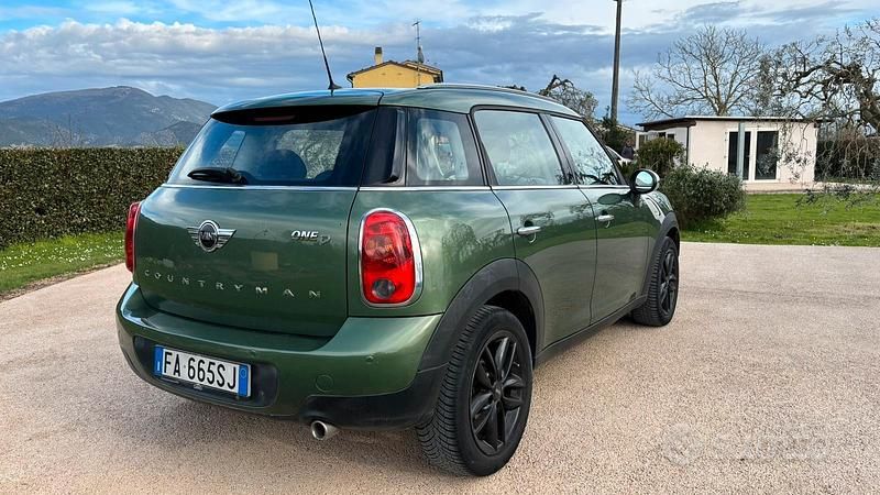 Usata Mini One D Countryman Business 90 CV (66 kW) 2015 Verde SUV