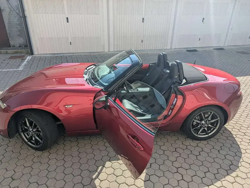 Usata Mazda MX5 Exceed 132 CV (97 kW) 2018 Rosso Cabrio