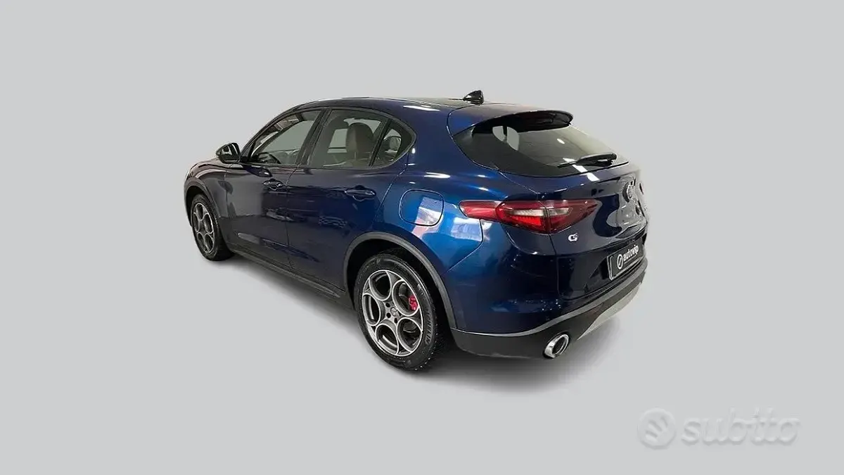 Usata Alfa Romeo Stelvio Executive 210 CV (154 kW) 2017 Blu SUV