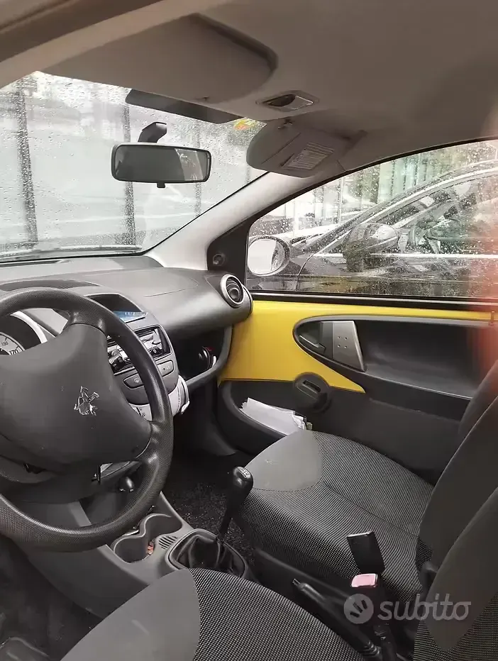 Usata Peugeot 107 68 CV (50 kW) 2009 Giallo Utilitaria