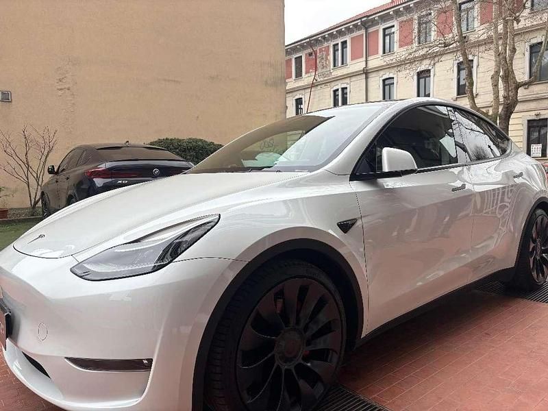Usata Tesla Model Y Performance 155 kW (211 CV) 2023 Bianco SUV