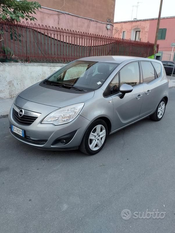 Usata Opel Meriva 120 CV (88 kW) 2013 Grigio Monovolume