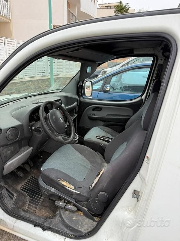 Usata Fiat Doblò 103 CV (75 kW) 2008 Monovolume