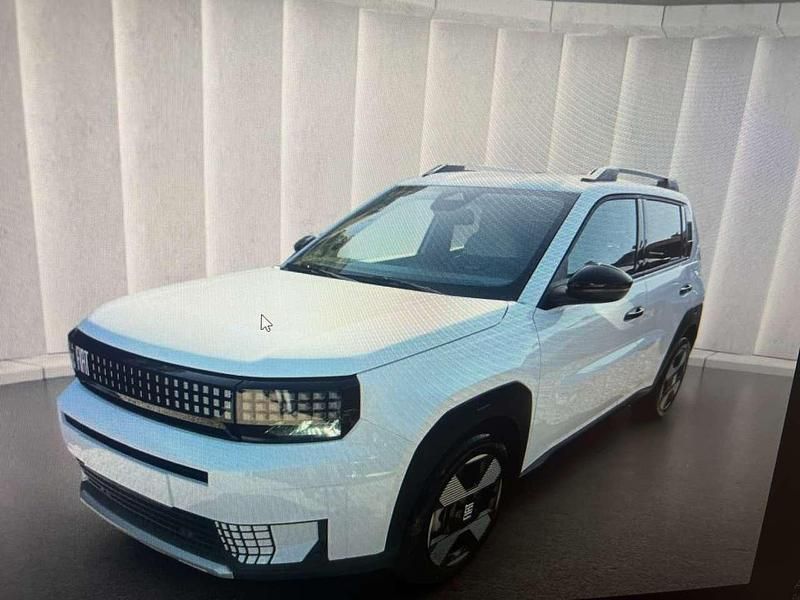 Bianco Nuova 2025 Fiat Grande Panda La Prima Due volumi | 22.990 € - Immagine 1/4