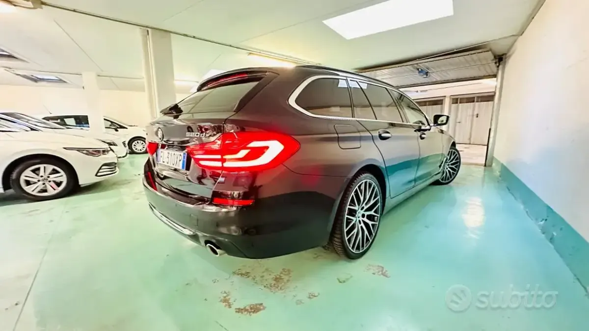Usata BMW 520 Luxury Line 190 CV (139 kW) 2018 Nero Berlina