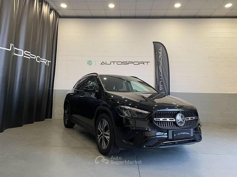 Nero Usata 2024 Mercedes GLA200 Advanced Plus SUV | 39.900 € (Ottimo prezzo) - Immagine 1/4