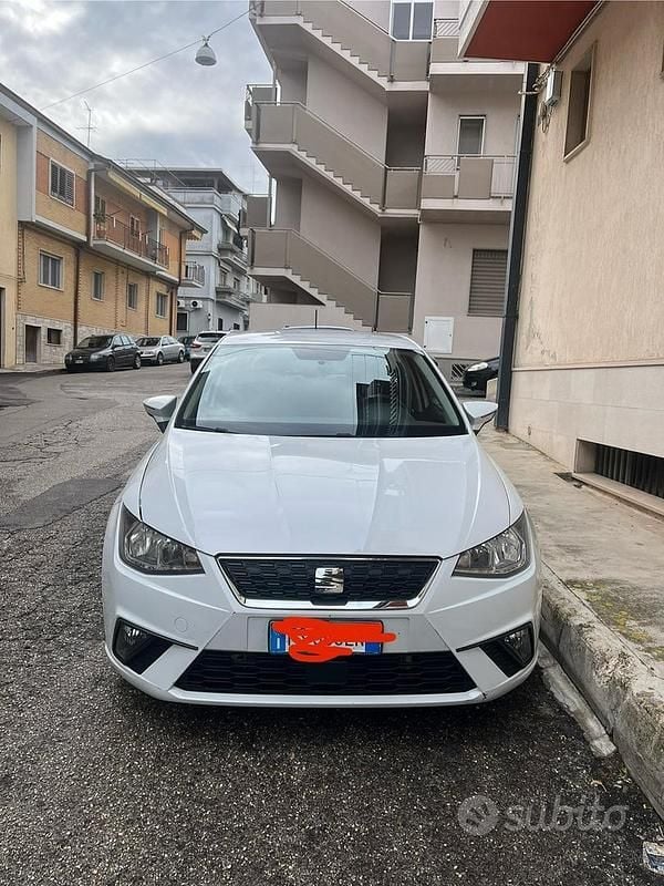 Bianco Usata 2018 Seat Ibiza Style Tre volumi | 9000 € (Ottimo prezzo) - Immagine 1/4