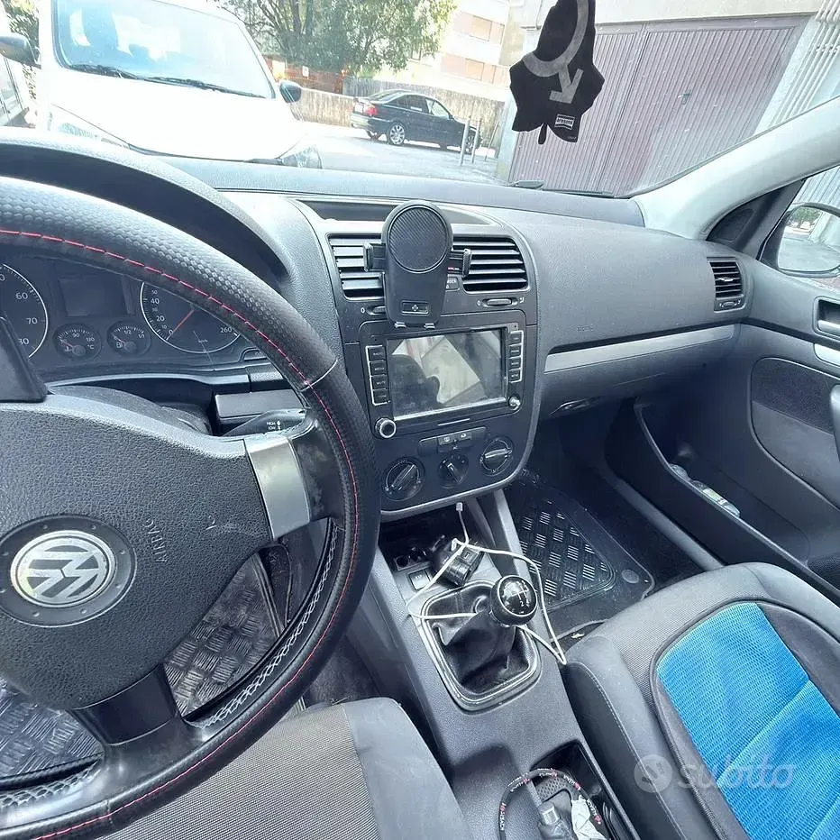 Usata VW Golf V 102 CV (75 kW) 2007 Nero Berlina