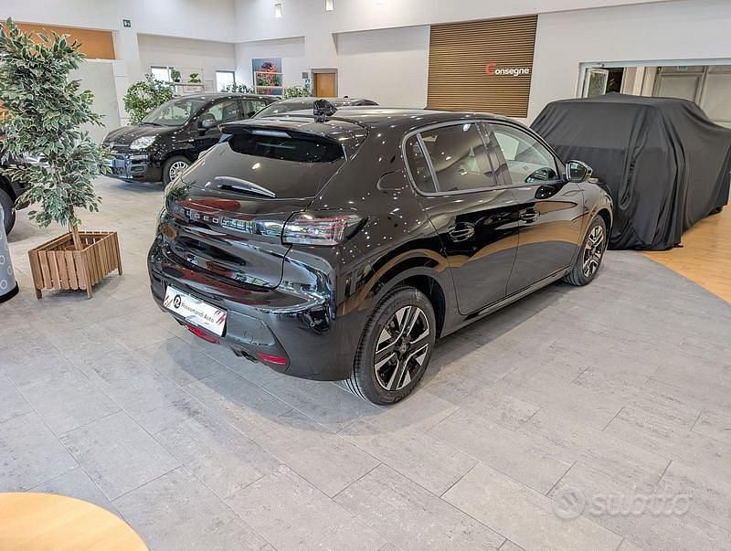 Nuova Peugeot 208 Allure 101 CV (74 kW) 2025 Nero Utilitaria