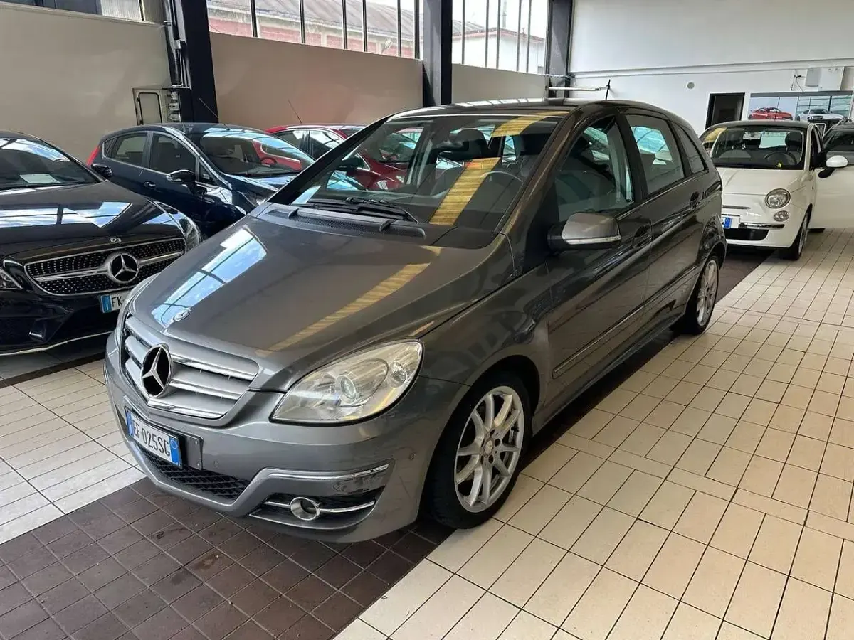 Brugt Mercedes B180 Premium 109 HK (80 kW) 2010 Grå MPV
