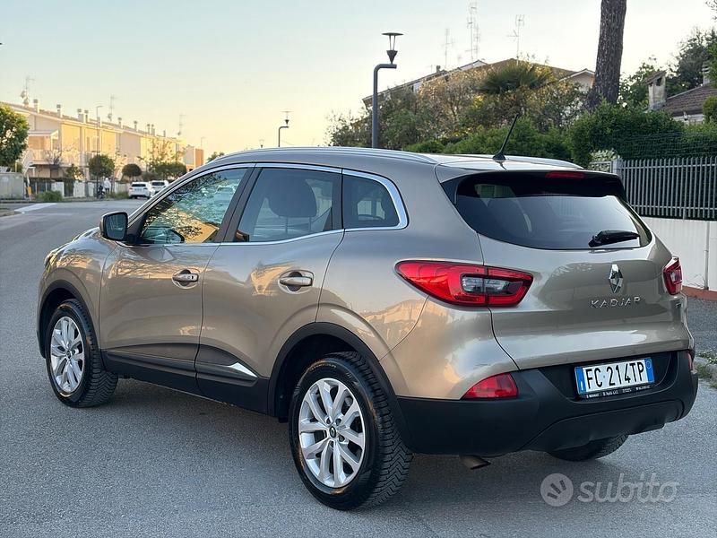 Second-hand Renault Kadjar Zen 110 CP (80 kW) 2016 Galben SUV