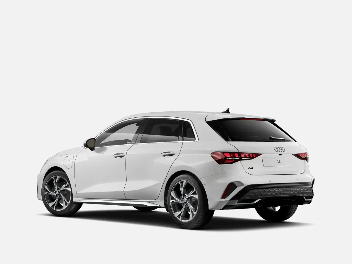 Nuova Audi A3 Sportback e-tron S-Line 204 CV (150 kW) 2026 Bianco arkona Utilitaria