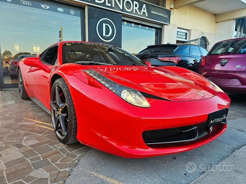 Usata Ferrari 458 570 CV (419 kW) 2012 Rosso Coupé