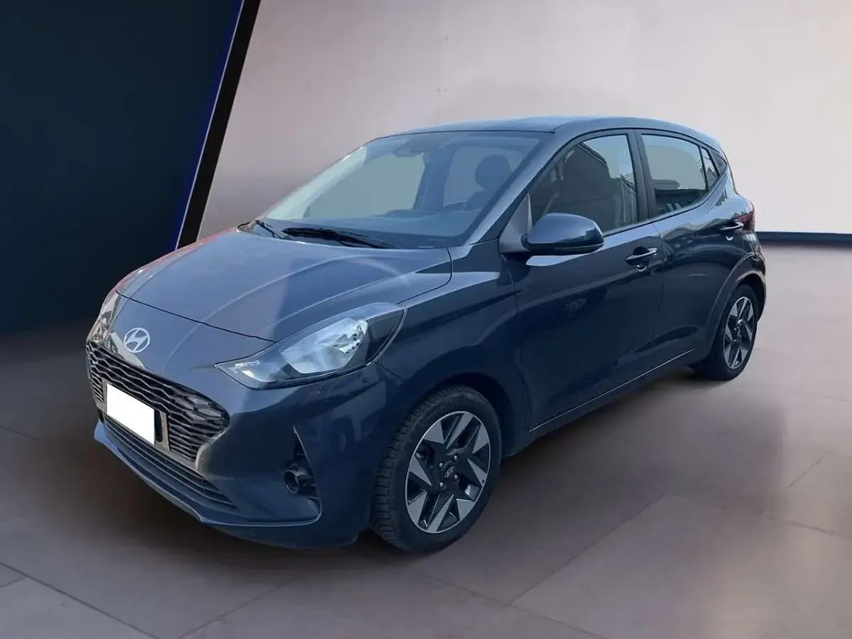 Usata Hyundai i10 61 CV (44 kW) 2024 Grigio Utilitaria