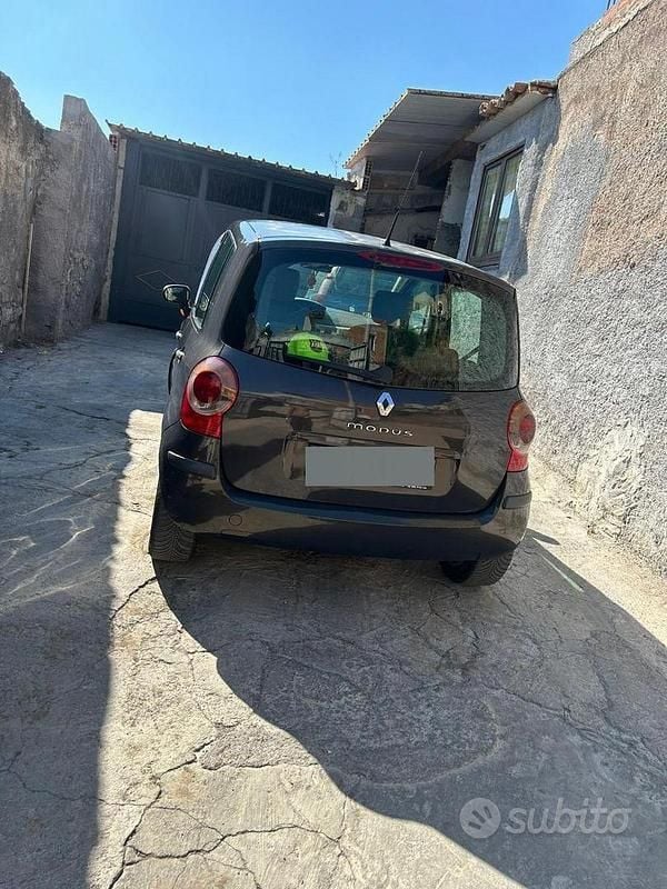Usata Renault Modus 85 CV (62 kW) 2006 Grigio Monovolume