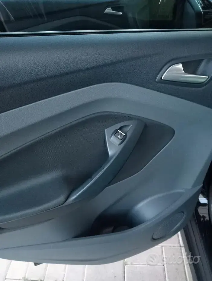 Usata Ford C-MAX Titanium 115 CV (84 kW) 2013 Nero Monovolume