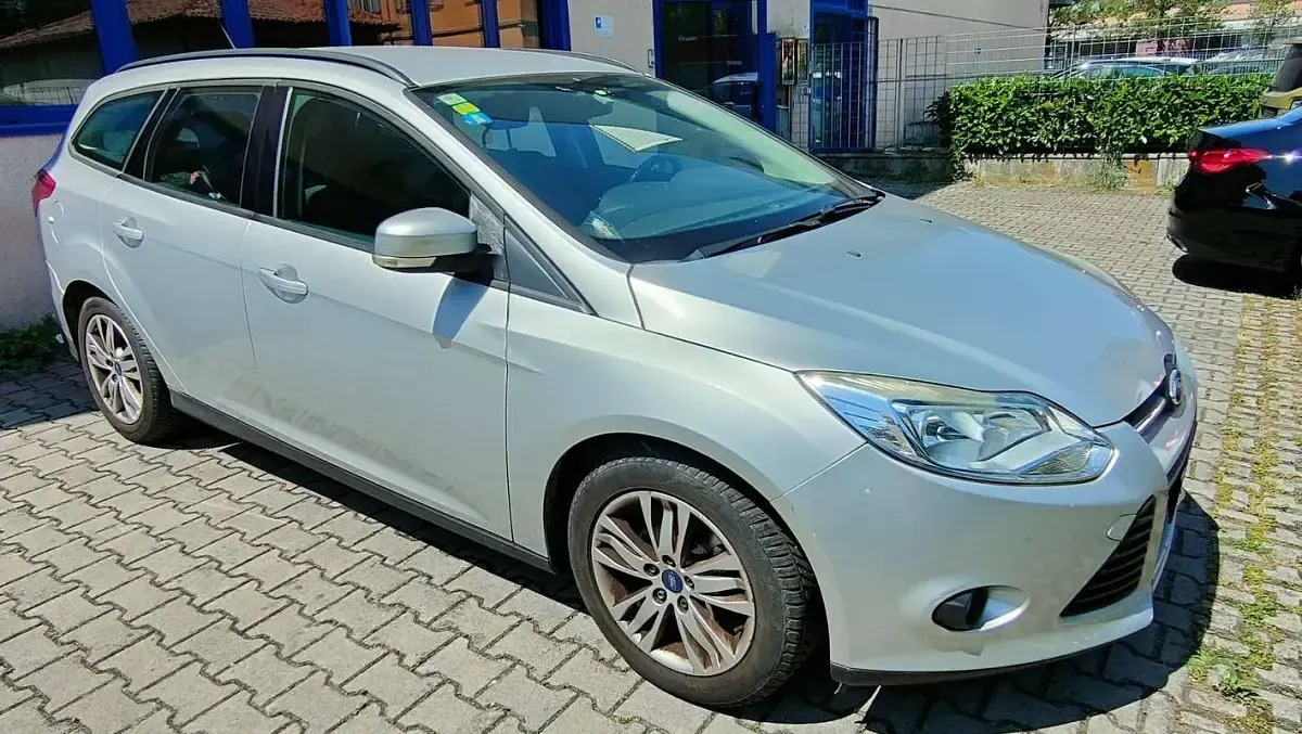 Usata Ford Focus 95 CV (69 kW) 2011 Argento Station wagon