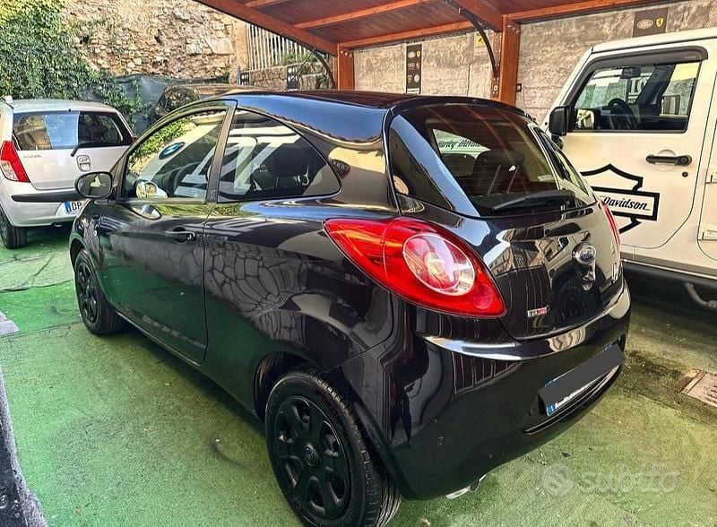 Usata Ford Ka 69 CV (50 kW) 2013 Nero Utilitaria