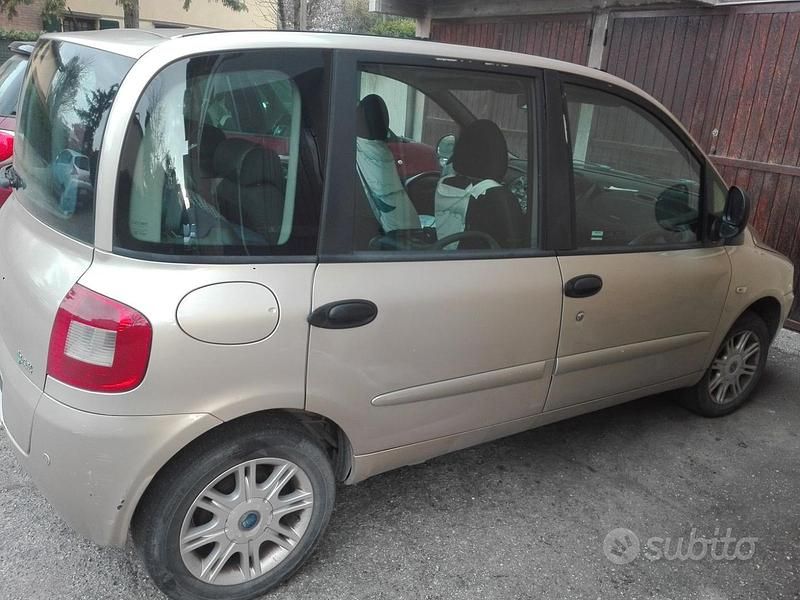 Usata Fiat Multipla 2006 Grigio Monovolume