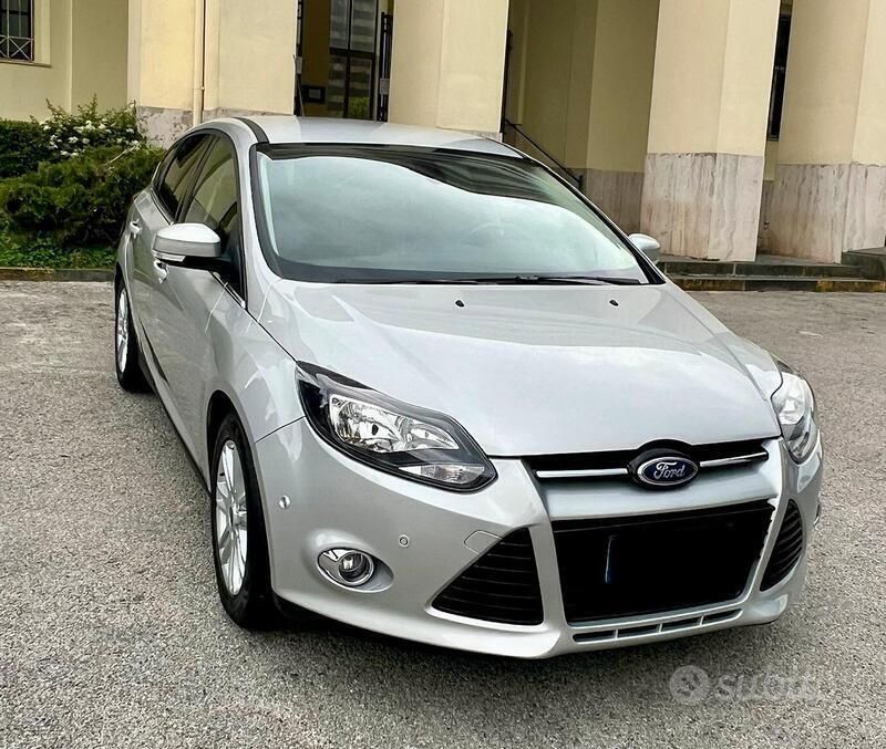 Usado Ford Focus Titanium 120 HP (88 kW) 2014 Prateado Sedan